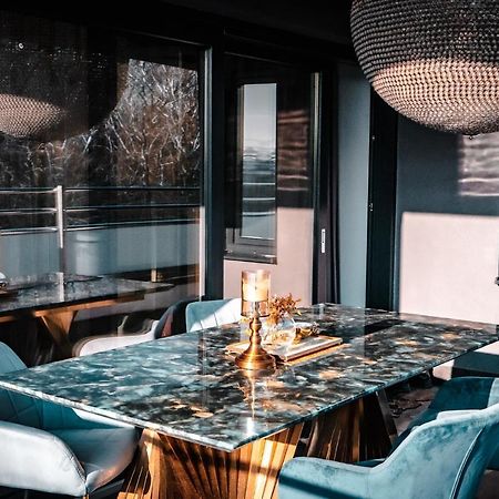 Luxury Family Apartment With Private Parking And Forest View Timisoara Ngoại thất bức ảnh