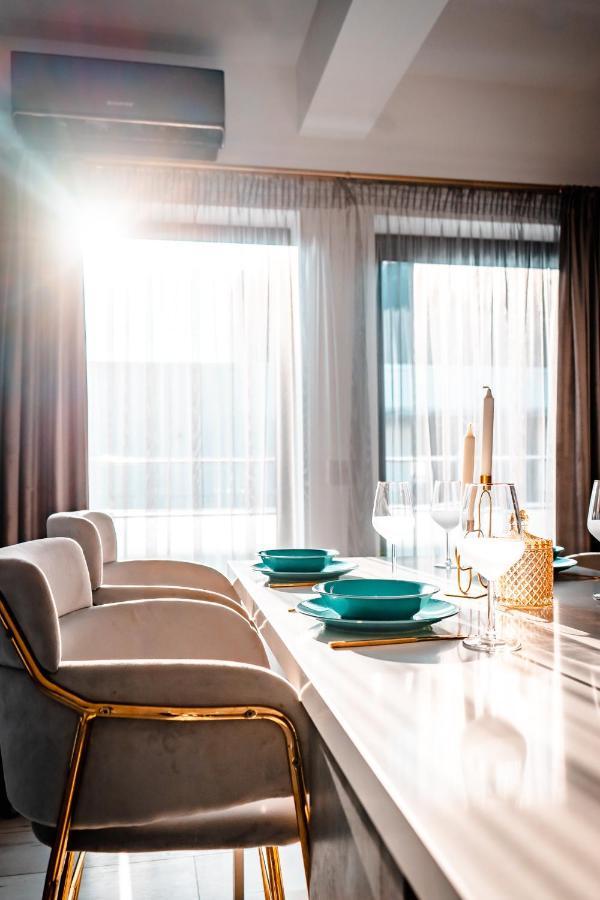 Luxury Family Apartment With Private Parking And Forest View Timisoara Ngoại thất bức ảnh